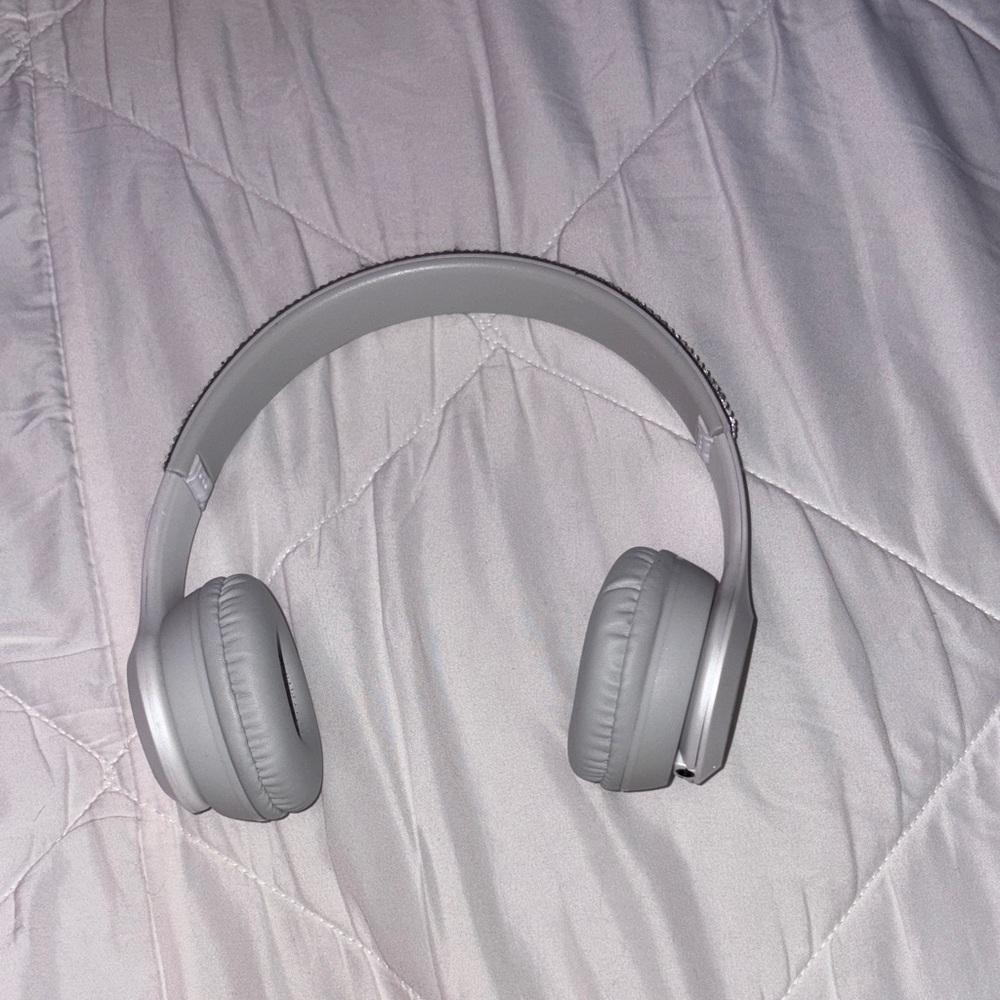 Juicy Couture Wireless/Wire Gray Headphones